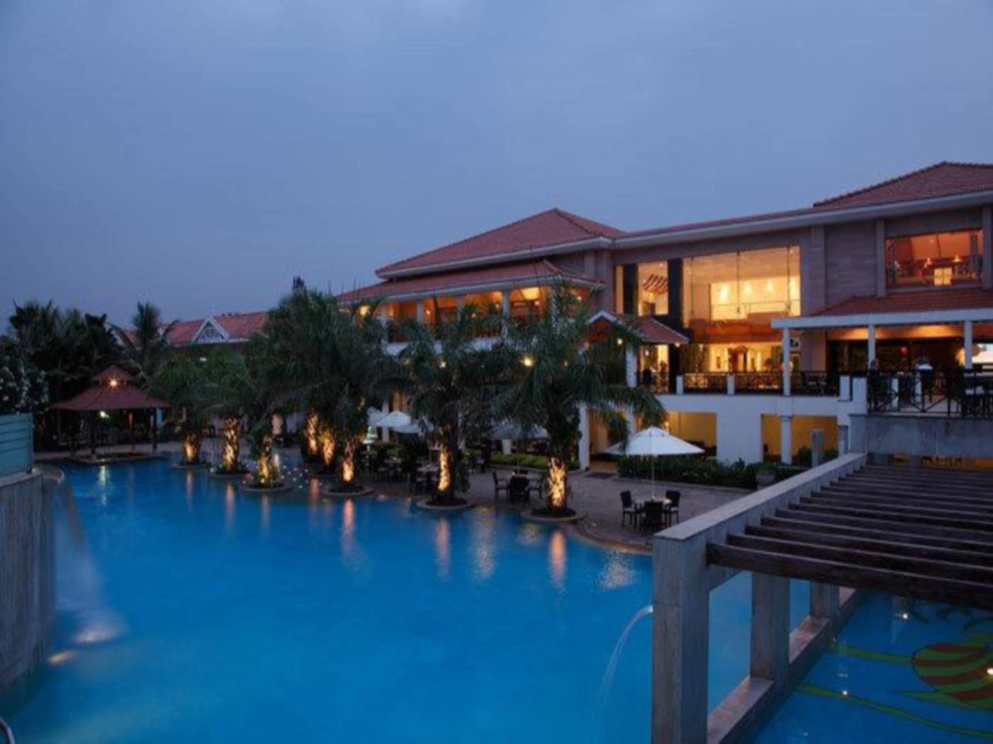 Palm Meadows Resort Bangalore Exterior foto